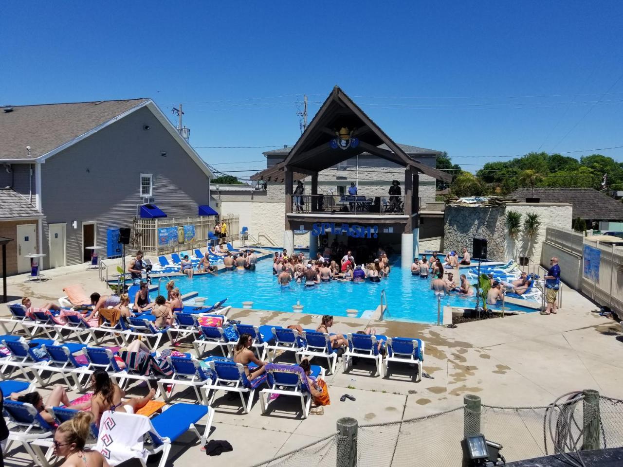 Grand Islander Hotel Put-in-Bay Exterior photo